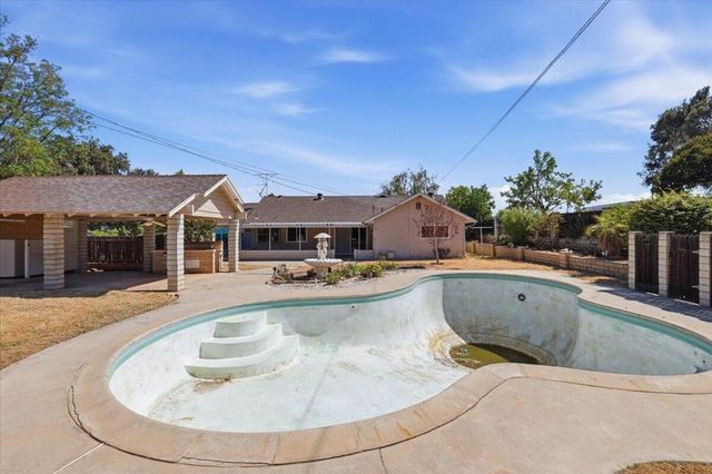 230 E Sunset Drive N, Redlands, CA 92373