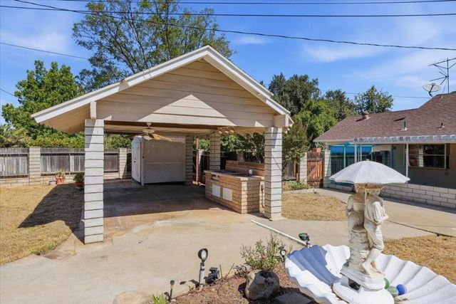 230 E Sunset Drive N, Redlands, CA 92373