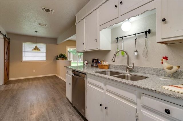 7820 Kermit Avenue, Fort Worth, TX 76116