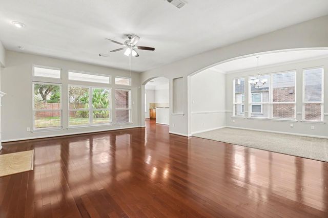 2713 Autumn Falls Drive, Pearland, TX 77584