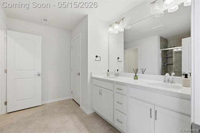 241 Quartz Way, White Lake, MI 48386
