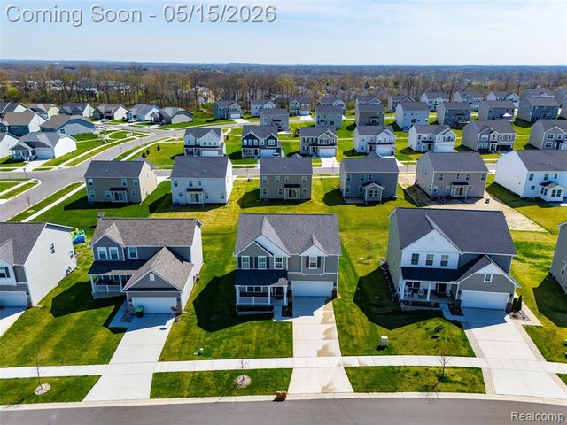 241 Quartz Way, White Lake, MI 48386