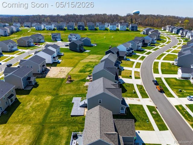 241 Quartz Way, White Lake, MI 48386