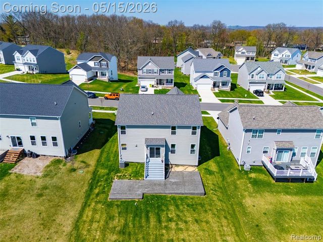 241 Quartz Way, White Lake, MI 48386