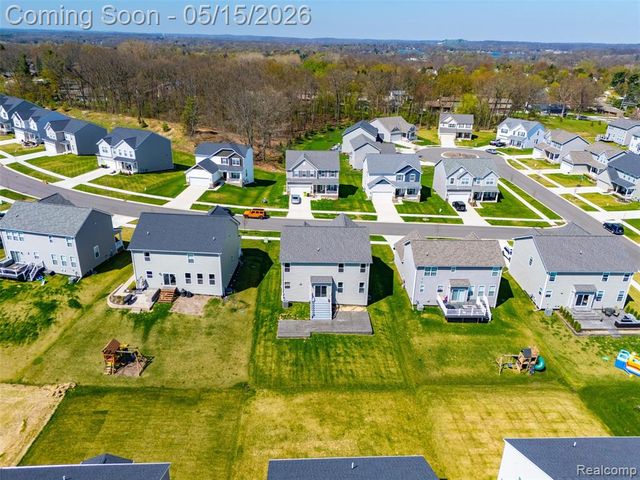 241 Quartz Way, White Lake, MI 48386