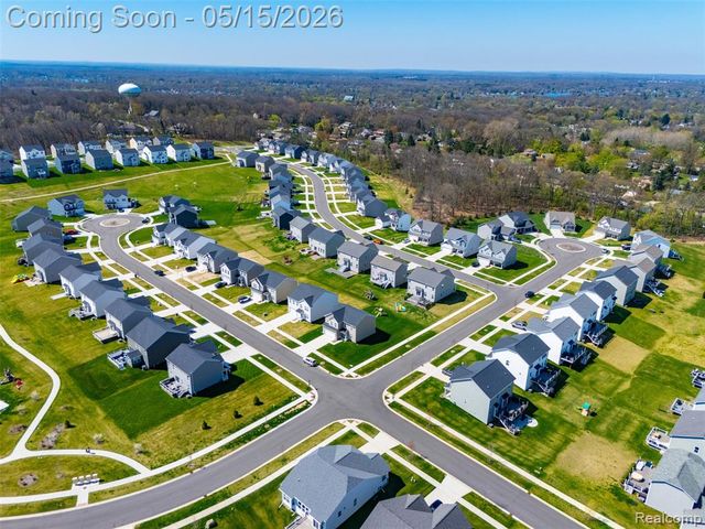 241 Quartz Way, White Lake, MI 48386