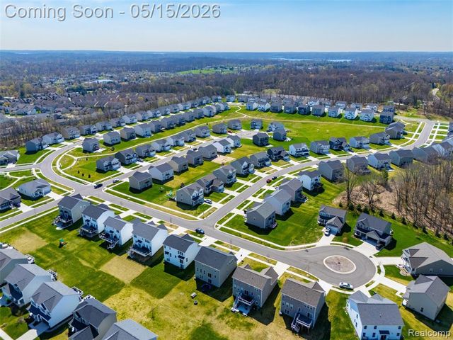 241 Quartz Way, White Lake, MI 48386