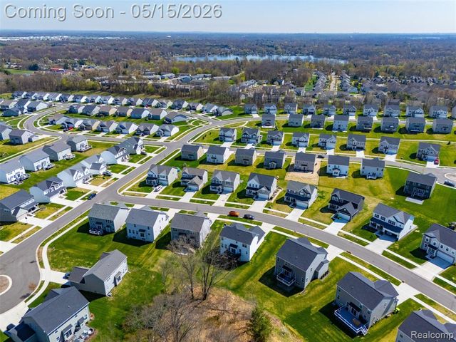 241 Quartz Way, White Lake, MI 48386