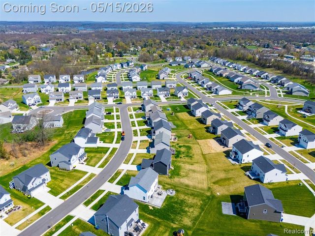 241 Quartz Way, White Lake, MI 48386
