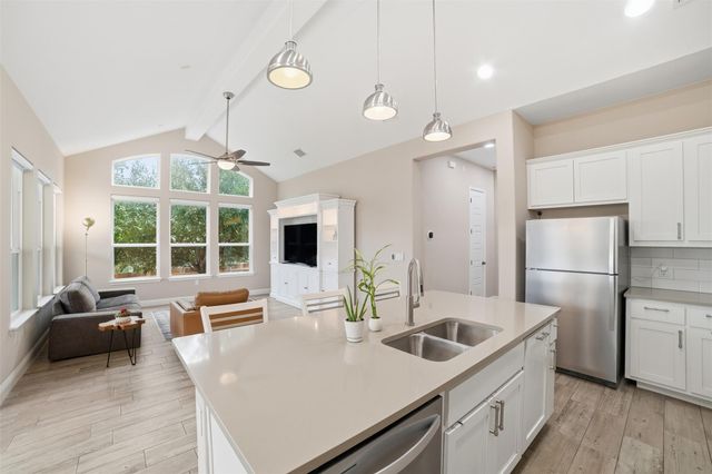 5200 Cornflower DR, Austin, TX 78739