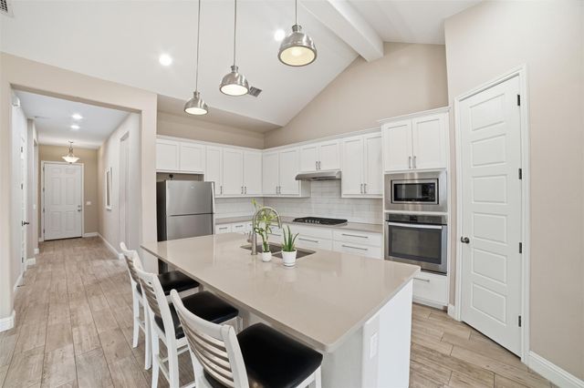 5200 Cornflower DR, Austin, TX 78739