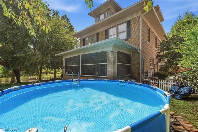 1521 Liberty Street, Parkersburg, WV 26101
