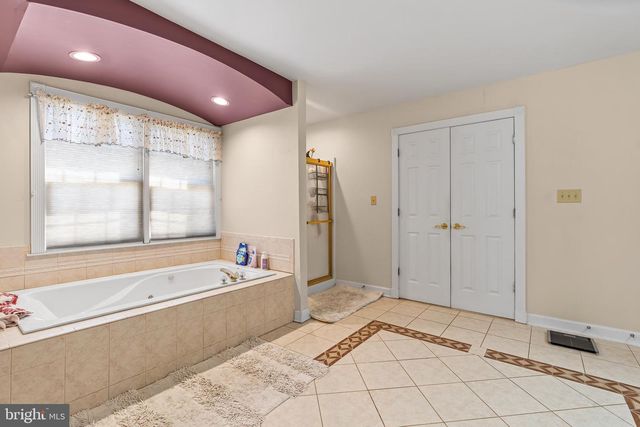 12719 AILANTHUS DR, Hagerstown, MD 21742
