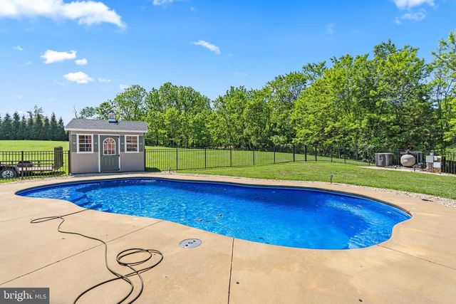 12719 AILANTHUS DR, Hagerstown, MD 21742