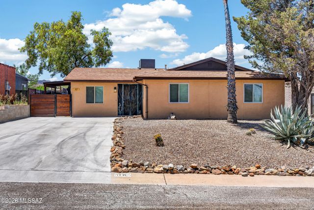 11 W Forrest Feezor Street, Corona De Tucson, AZ 85641