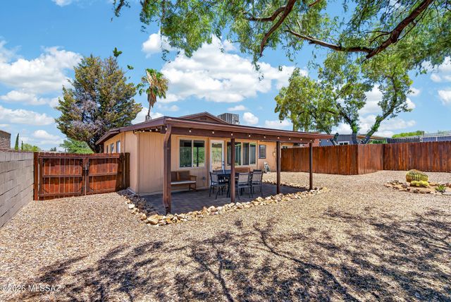 11 W Forrest Feezor Street, Corona De Tucson, AZ 85641