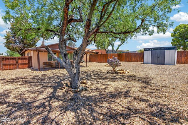 11 W Forrest Feezor Street, Corona De Tucson, AZ 85641