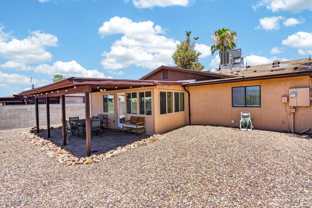 11 W Forrest Feezor Street, Corona De Tucson, AZ 85641