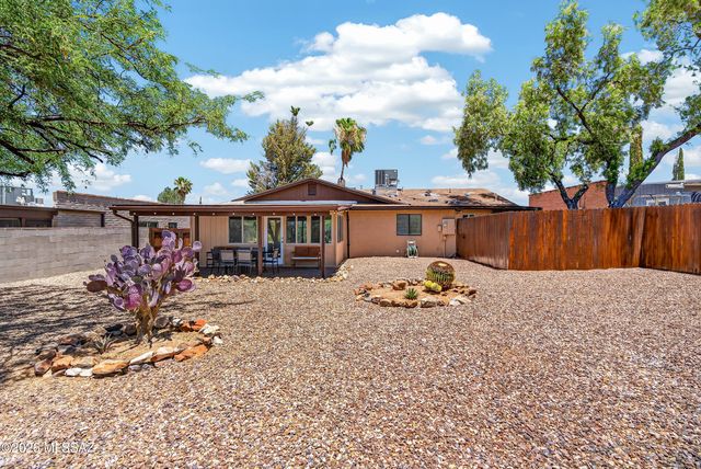11 W Forrest Feezor Street, Corona De Tucson, AZ 85641