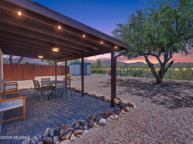 11 W Forrest Feezor Street, Corona De Tucson, AZ 85641