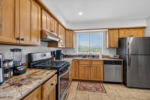 11 W Forrest Feezor Street, Corona De Tucson, AZ 85641