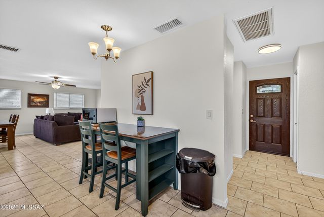 11 W Forrest Feezor Street, Corona De Tucson, AZ 85641
