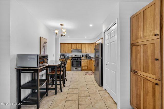 11 W Forrest Feezor Street, Corona De Tucson, AZ 85641