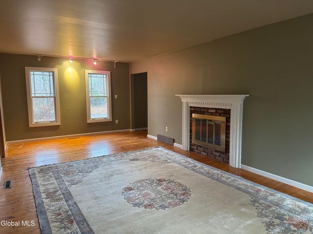 148 Appleton Road, Clifton Park, NY 12148