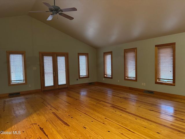 148 Appleton Road, Clifton Park, NY 12148