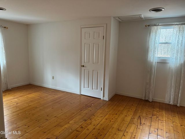 148 Appleton Road, Clifton Park, NY 12148