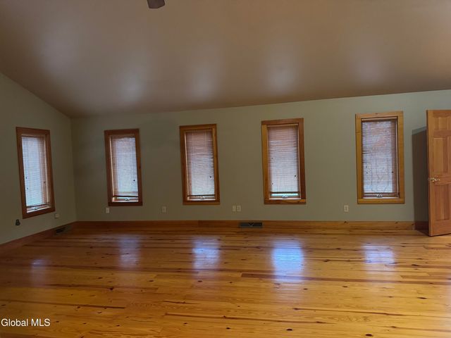 148 Appleton Road, Clifton Park, NY 12148