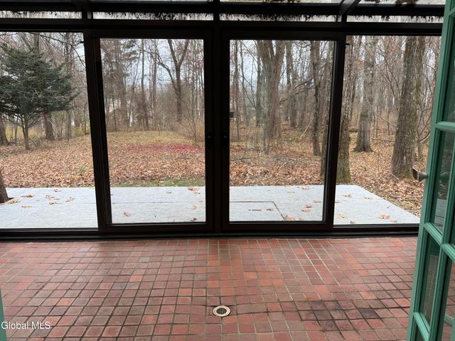 148 Appleton Road, Clifton Park, NY 12148