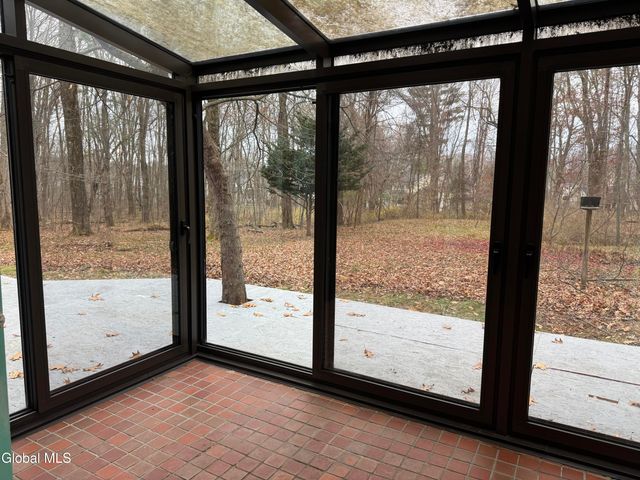 148 Appleton Road, Clifton Park, NY 12148