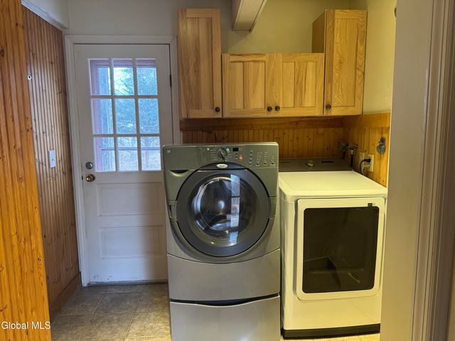 148 Appleton Road, Clifton Park, NY 12148