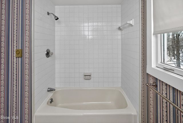 148 Appleton Road, Clifton Park, NY 12148