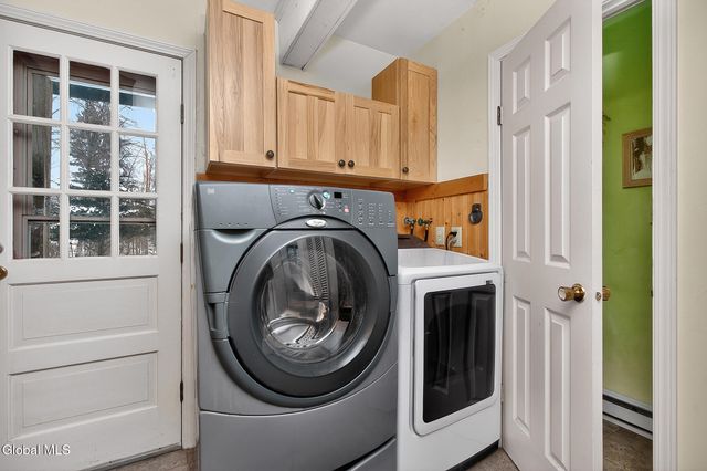 148 Appleton Road, Clifton Park, NY 12148