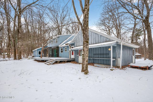 148 Appleton Road, Clifton Park, NY 12148