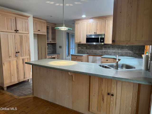 148 Appleton Road, Clifton Park, NY 12148