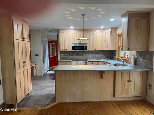 148 Appleton Road, Clifton Park, NY 12148