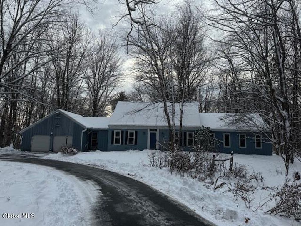 148 Appleton Road, Clifton Park, NY 12148