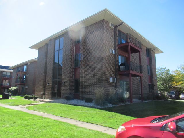15700 Terrace Drive 1, Oak Forest, IL 60452
