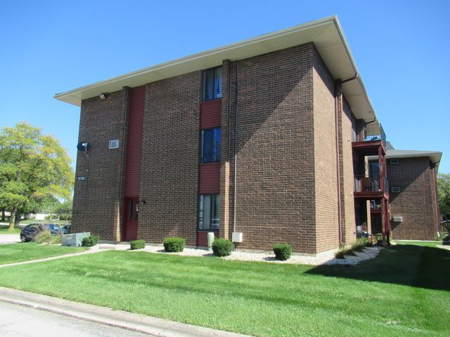 15700 Terrace Drive 1, Oak Forest, IL 60452