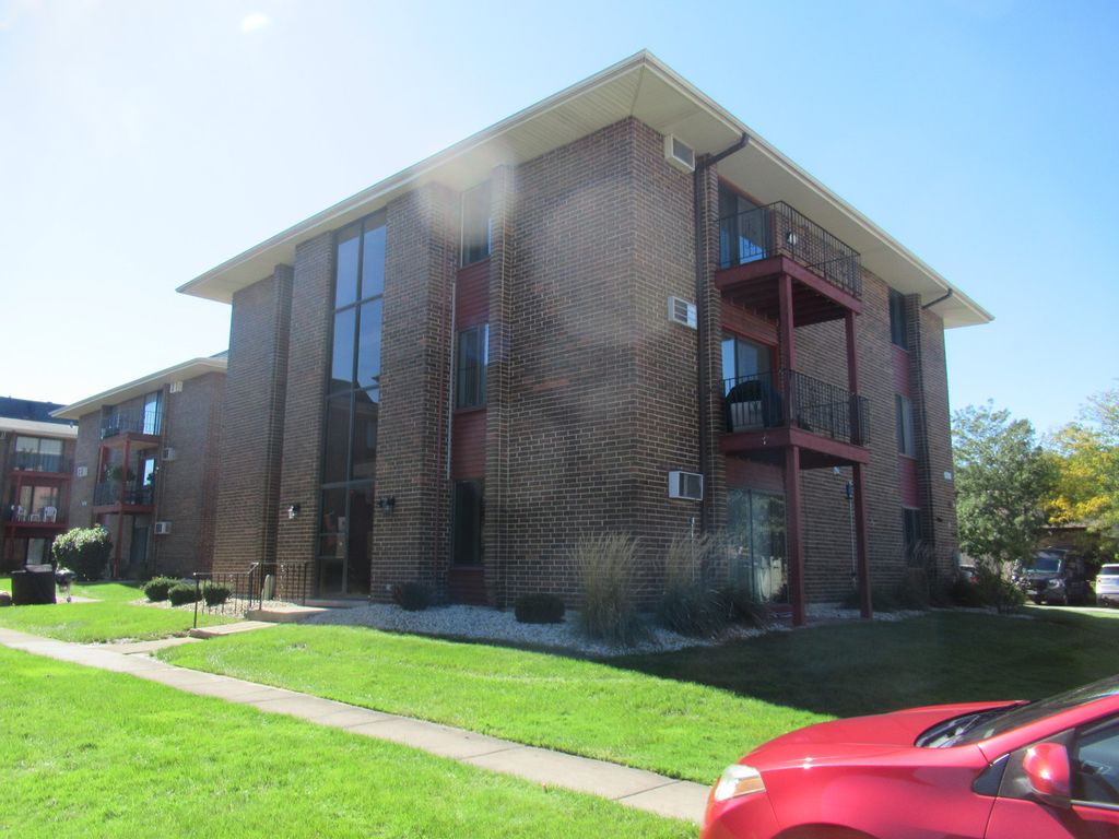 15700 Terrace Drive 1, Oak Forest, IL 60452 — photo 2