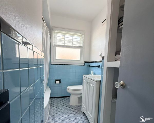 14601 Arlington Street, Allen Park, MI 48101
