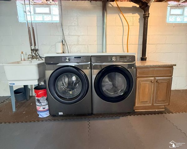 14601 Arlington Street, Allen Park, MI 48101