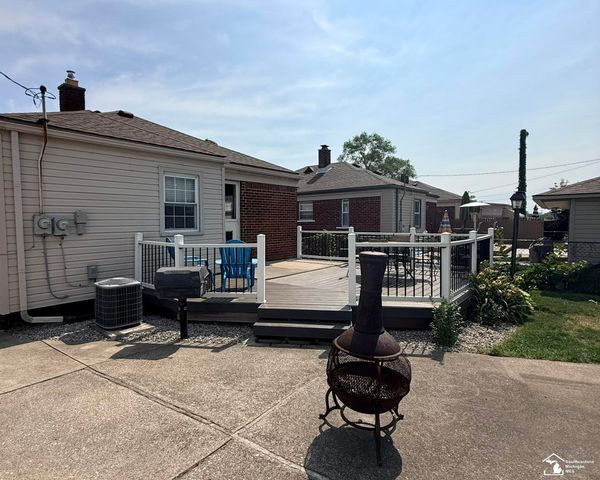 14601 Arlington Street, Allen Park, MI 48101