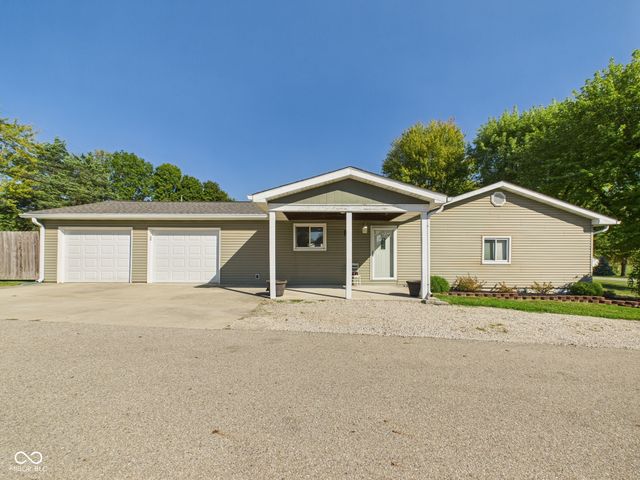 407 S Walnut Street, New Castle, IN 47362