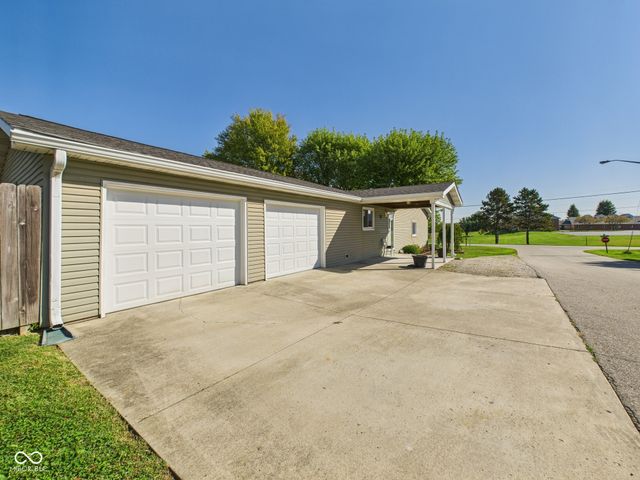 407 S Walnut Street, New Castle, IN 47362