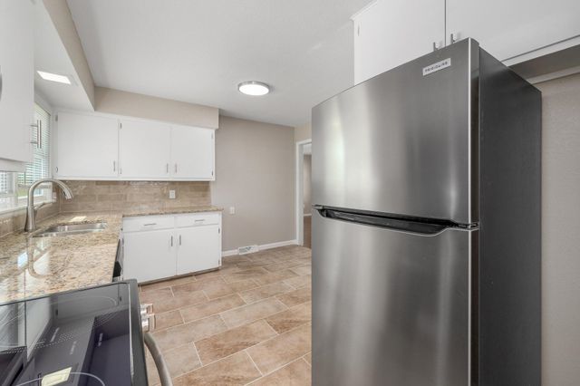3220 S Downtain, Wichita, KS 67217