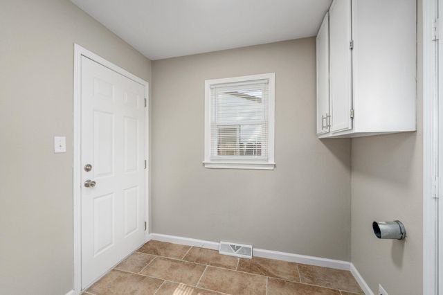 3220 S Downtain, Wichita, KS 67217